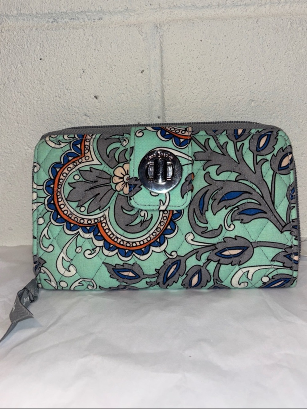 Vera Bradley RFID Turlock Wallet Fan Flowers Green Blue Quilted
